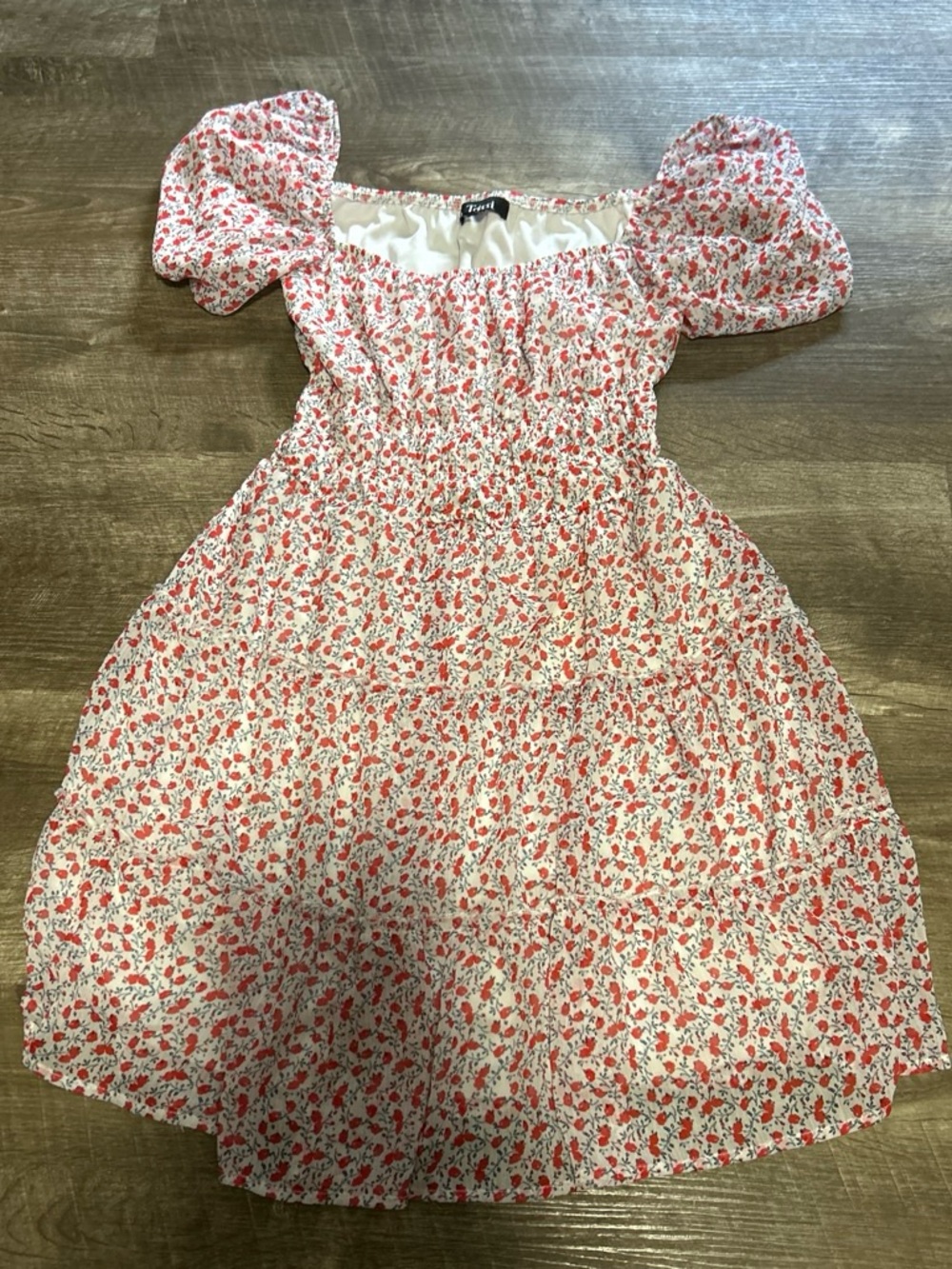 Trixxi Red Floral Puff-Sleeve Casual Dress